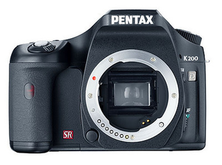 Illustration for article titled Supposed Pentax K200D Pictures Leaked All Over the Web